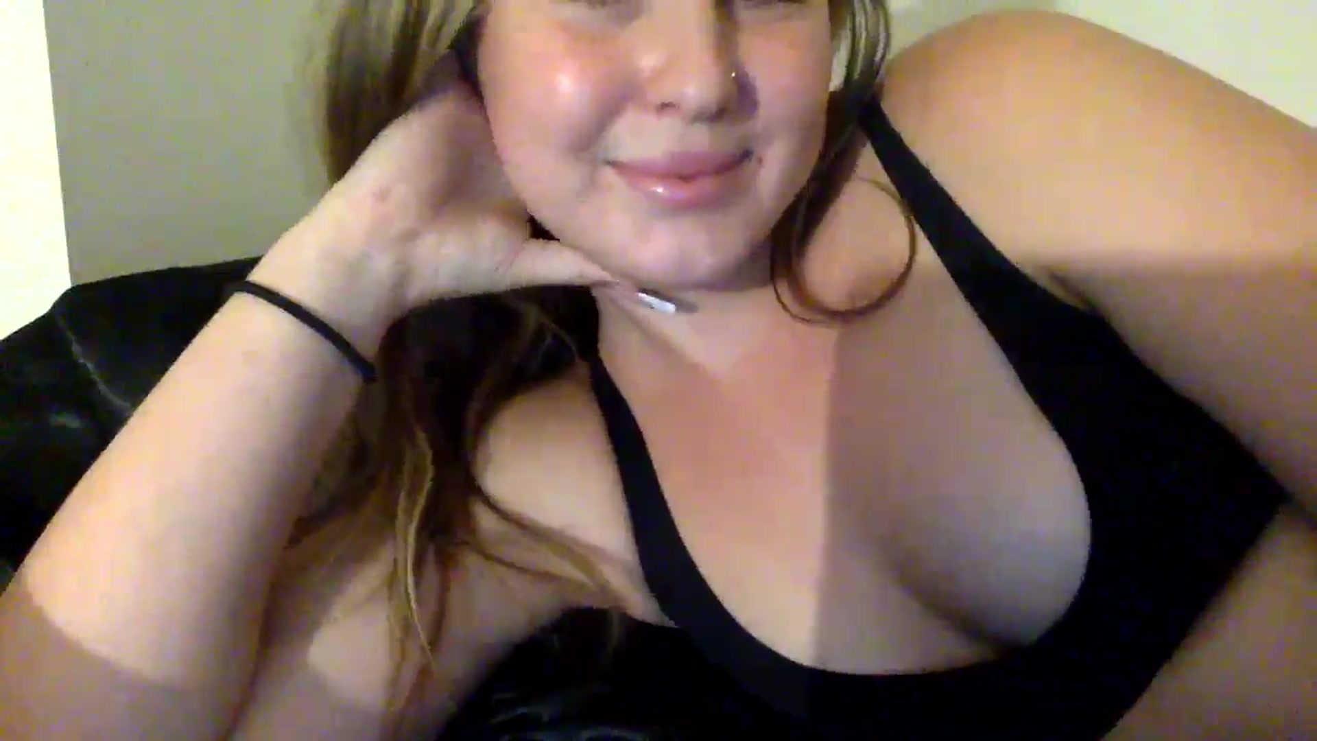 Gallery image thumbnail from Chloemxoxo's myfreecams stream on, 09/17/2024, 07:07 image 3 of 20