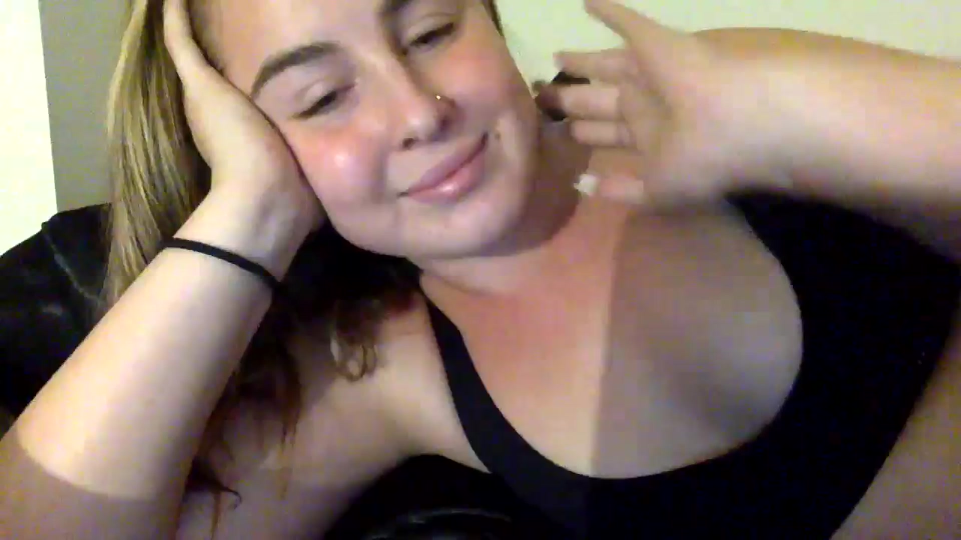 Gallery image thumbnail from Chloemxoxo's myfreecams stream on, 09/17/2024, 07:07 image 6 of 20