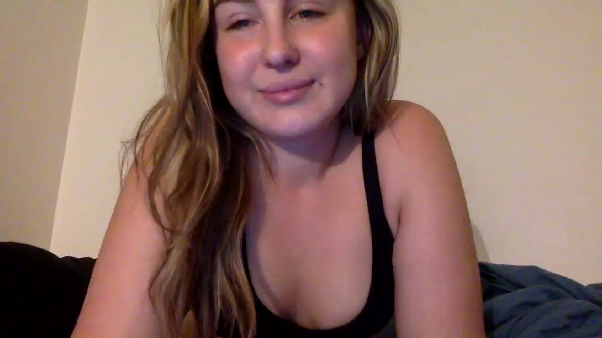 Gallery image thumbnail from Chloemxoxo's myfreecams stream on, 09/17/2024, 07:07 image 19 of 20