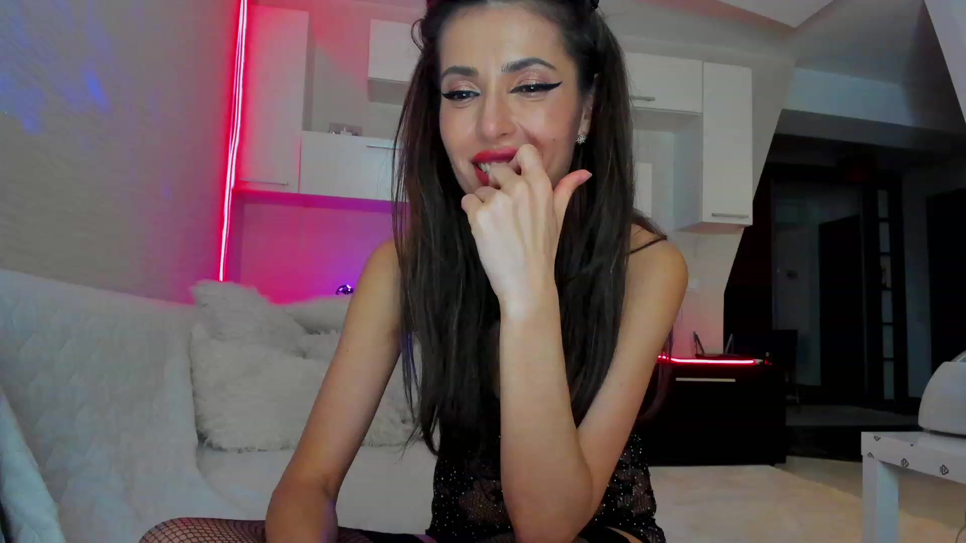 Gallery image thumbnail from ChocoNutella's myfreecams stream on, 03/28/2023, 05:55 image 3 of 20