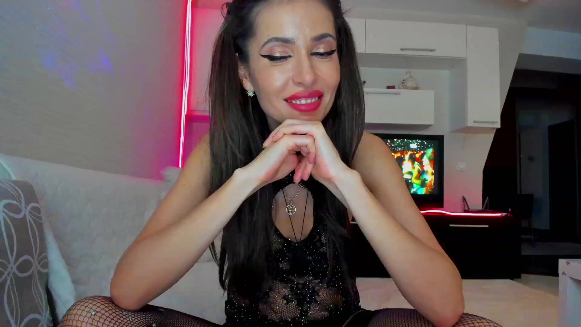 Gallery image thumbnail from ChocoNutella's myfreecams stream on, 03/28/2023, 05:55 image 6 of 20