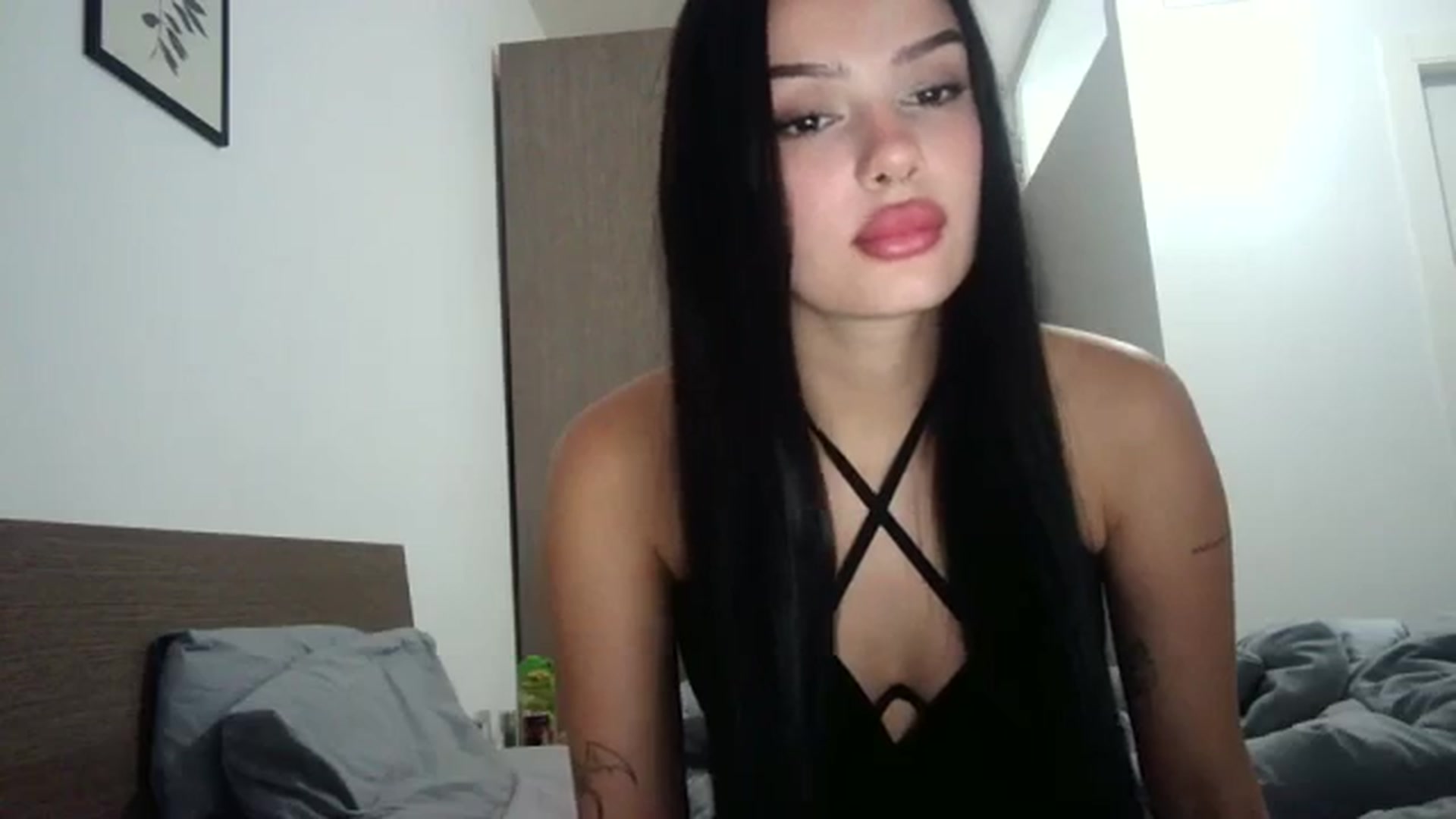 Gallery image thumbnail from ChocoPie_'s myfreecams stream on, 08/29/2023, 19:52 image 9 of 20