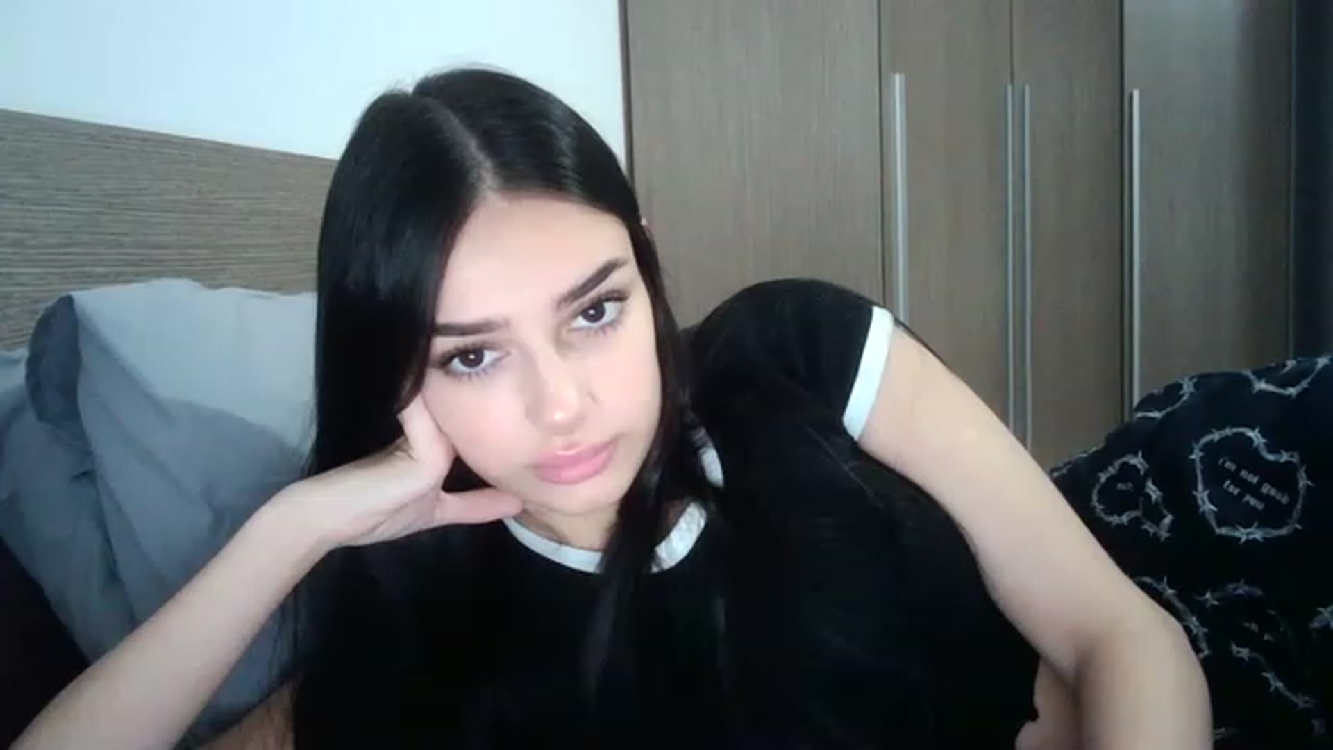 Gallery image thumbnail from ChocoPiiie_'s myfreecams stream on, 11/17/2022, 02:15 image 9 of 20