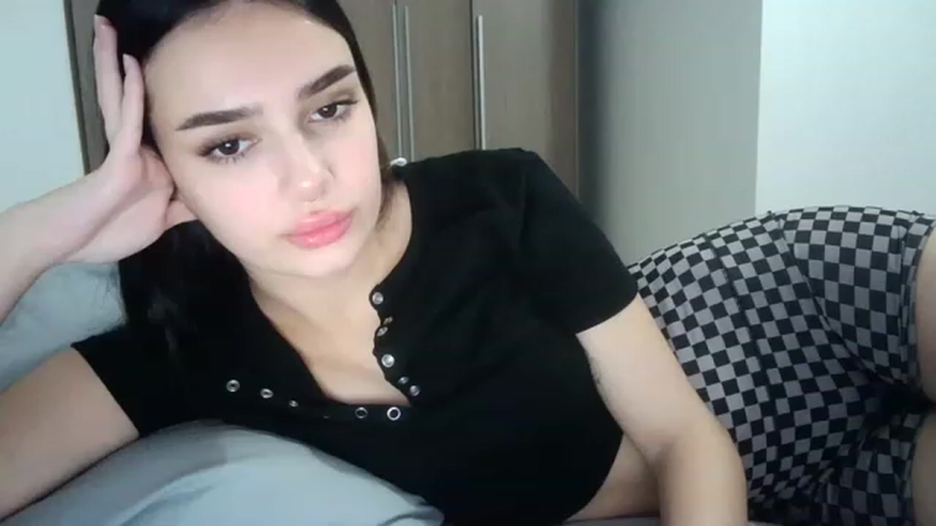 Gallery image thumbnail from ChocoPiiie_'s myfreecams stream on, 11/29/2022, 01:23 image 7 of 20
