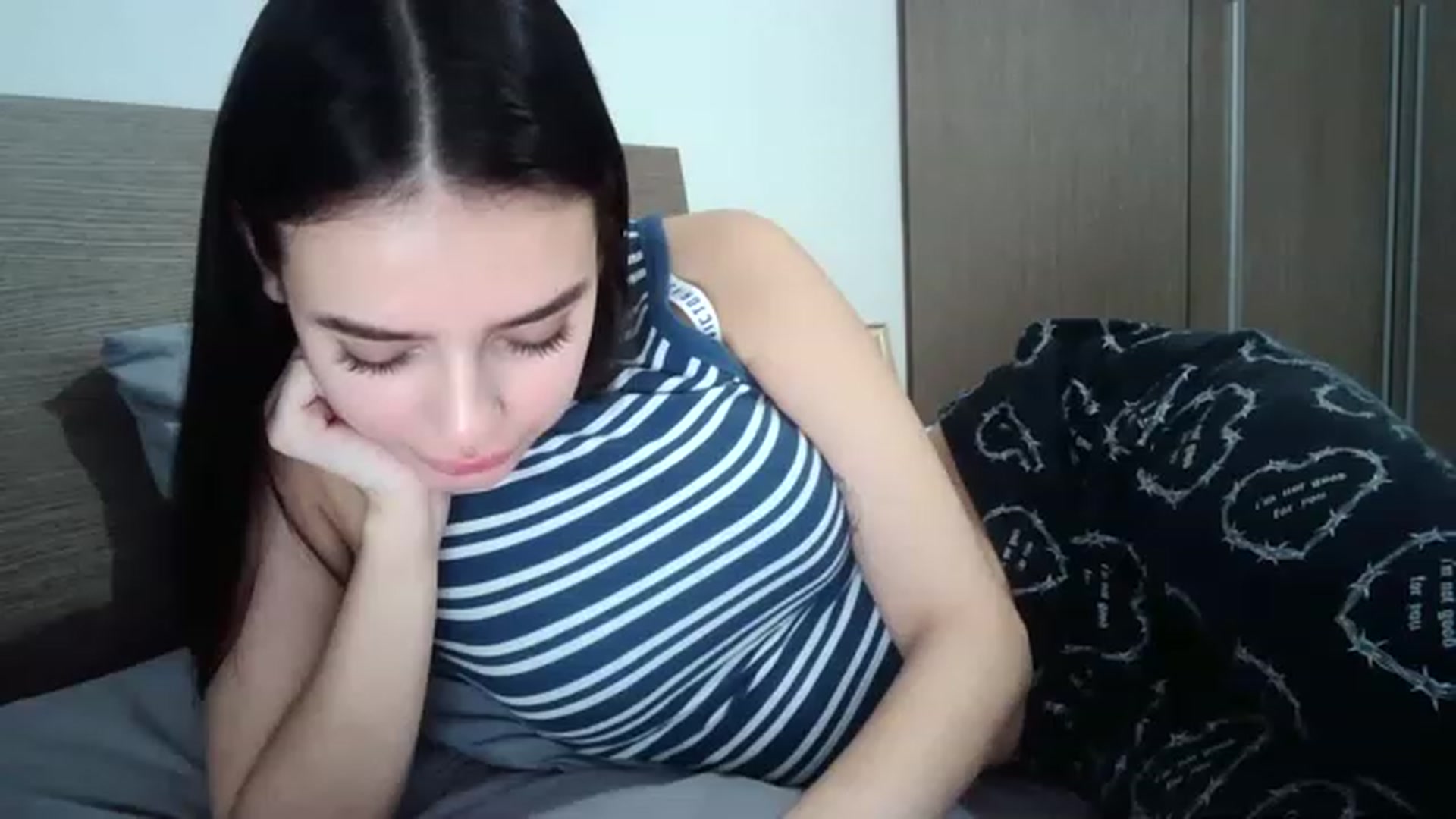 Gallery image thumbnail from ChocoPiiie_'s myfreecams stream on, 12/03/2022, 23:03 image 12 of 20