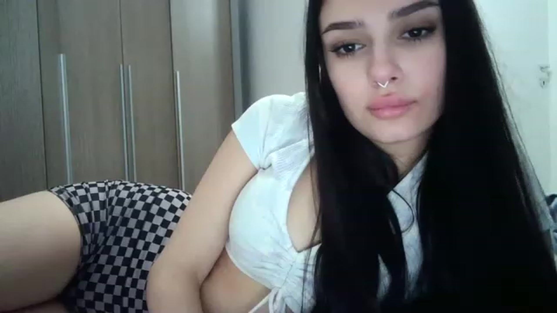 Gallery image thumbnail from ChocoPiiie_'s myfreecams stream on, 12/19/2022, 24:05 image 18 of 20
