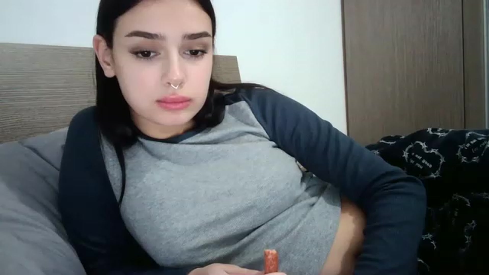 Gallery image thumbnail from ChocoPiiie_'s myfreecams stream on, 01/03/2023, 02:27 image 12 of 20