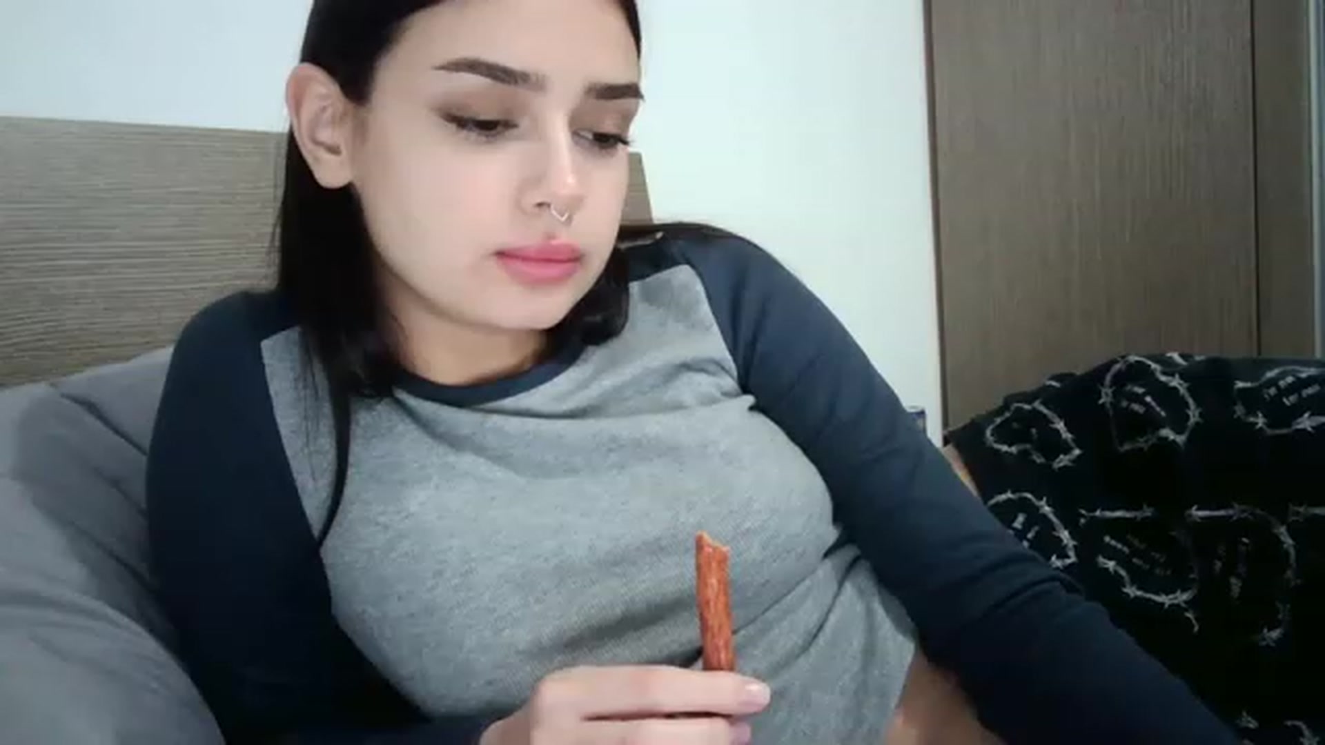 Gallery image thumbnail from ChocoPiiie_'s myfreecams stream on, 01/03/2023, 02:27 image 11 of 20