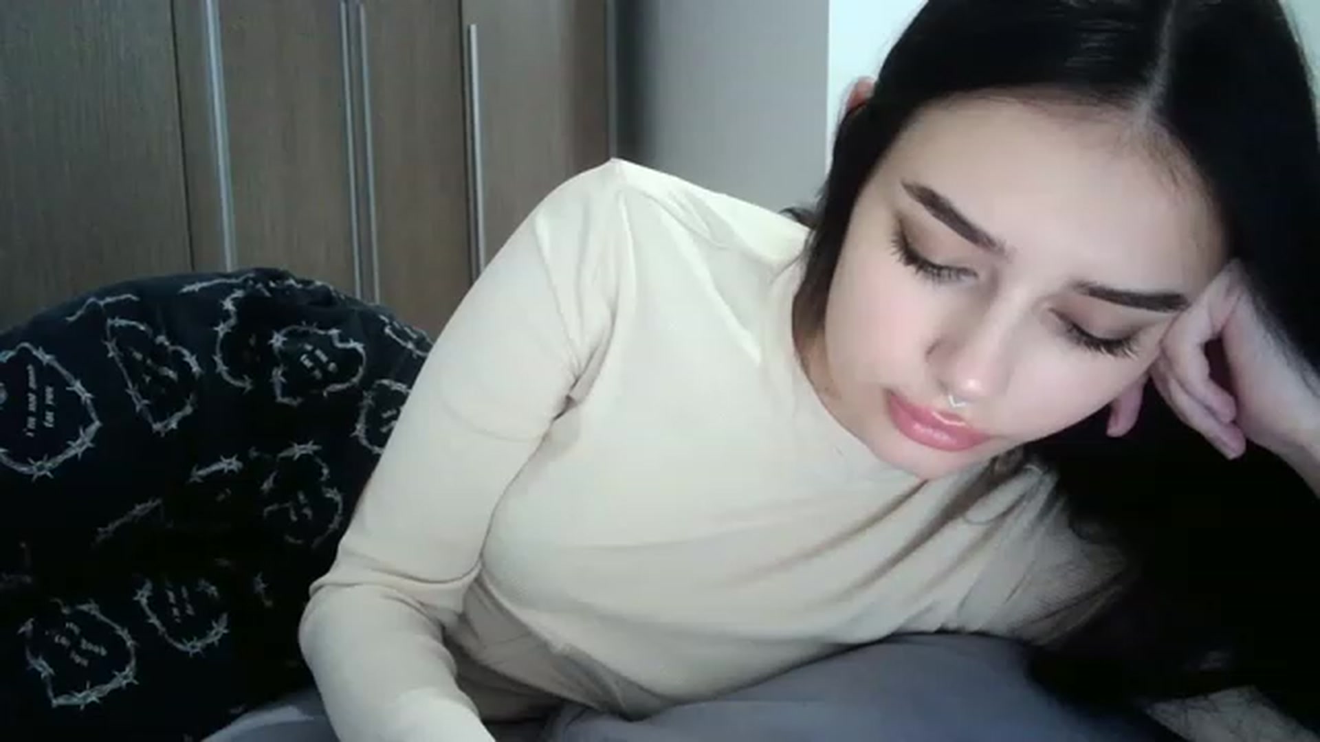 Gallery image thumbnail from ChocoPiiie_'s myfreecams stream on, 01/04/2023, 24:15 image 12 of 20
