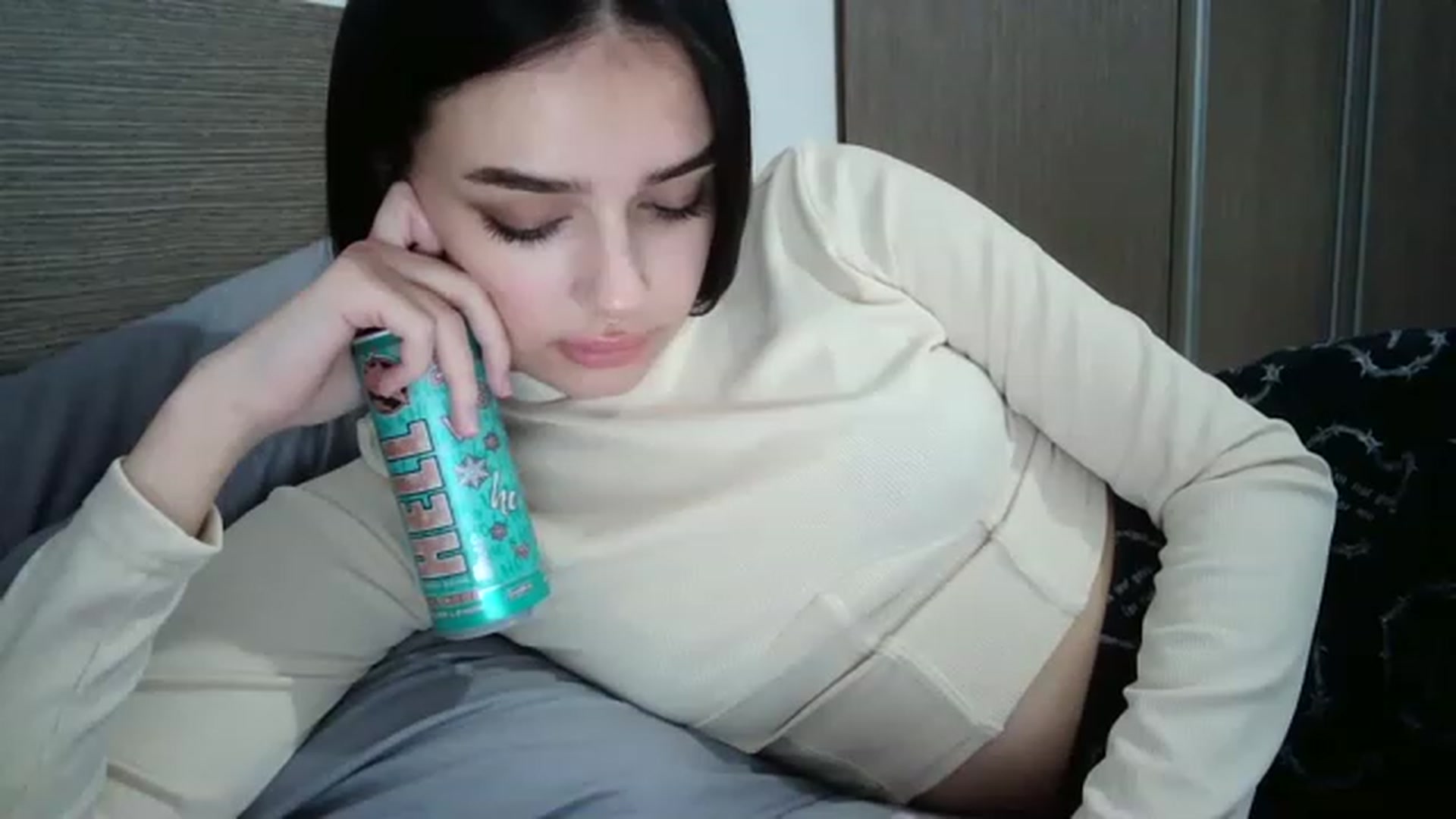 Gallery image thumbnail from ChocoPiiie_'s myfreecams stream on, 01/04/2023, 01:22 image 18 of 20