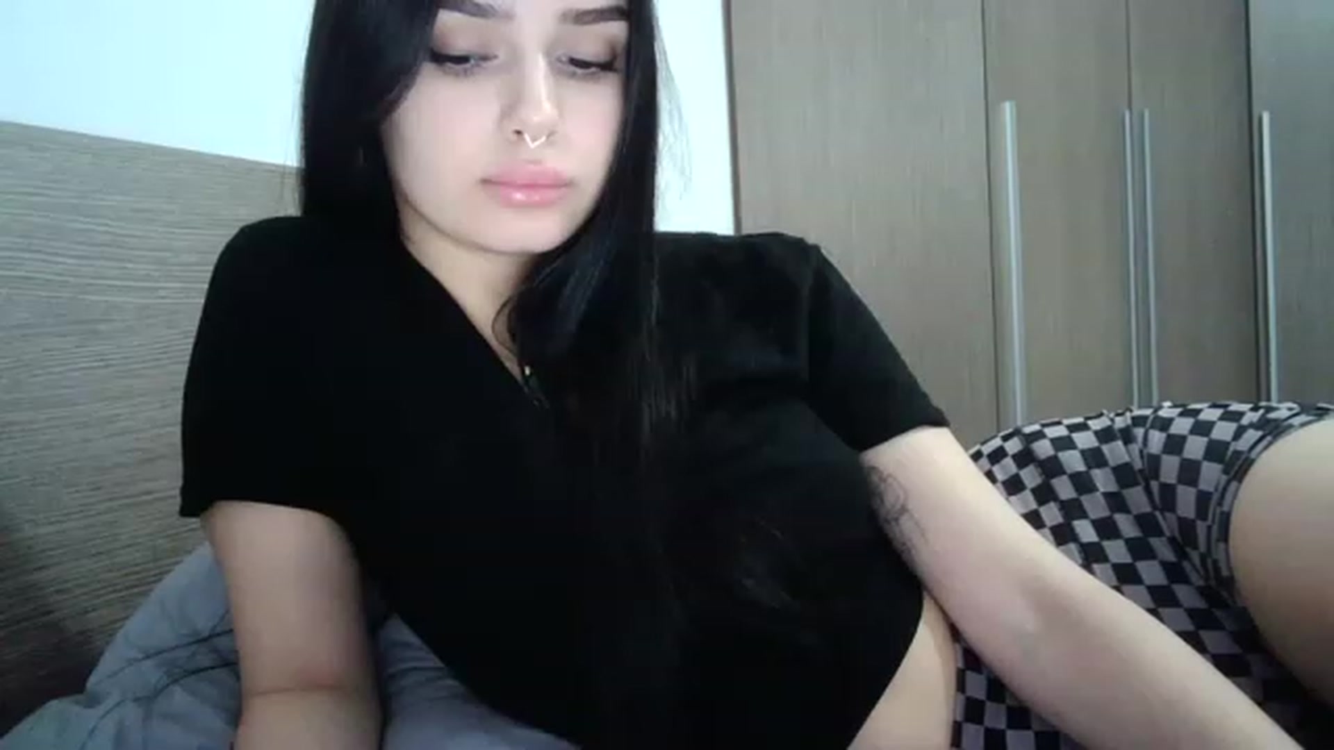 Gallery image thumbnail from ChocoPiiie_'s myfreecams stream on, 01/08/2023, 21:26 image 17 of 20