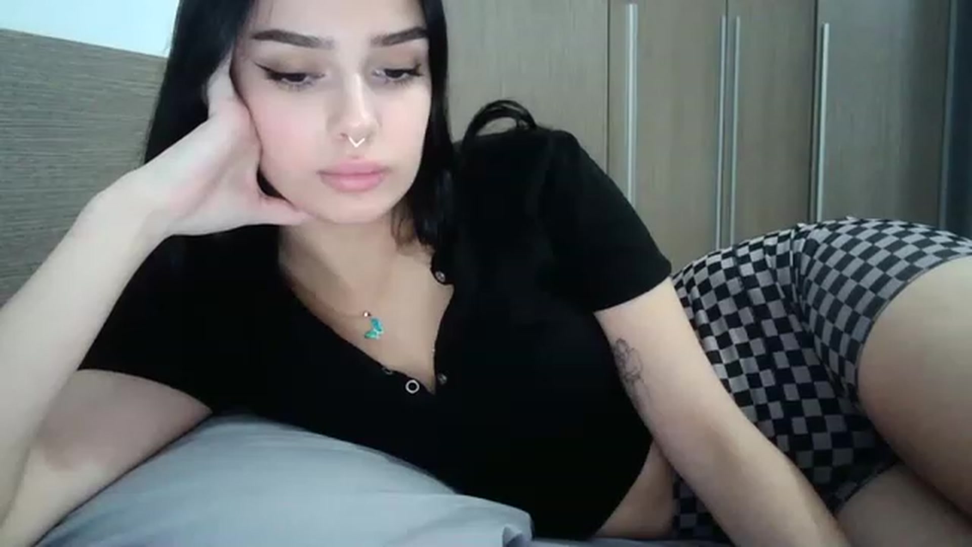 Gallery image thumbnail from ChocoPiiie_'s myfreecams stream on, 01/08/2023, 23:09 image 8 of 20