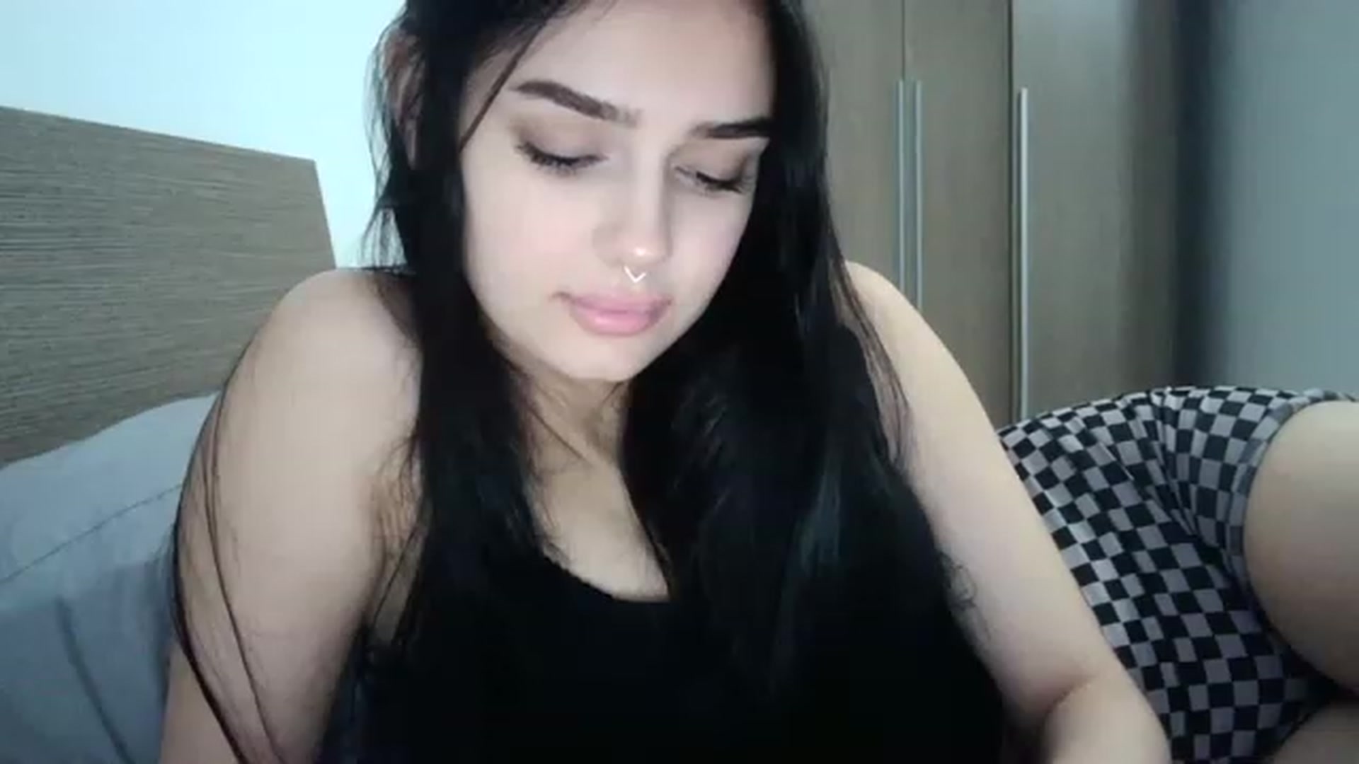 Gallery image thumbnail from ChocoPiiie_'s myfreecams stream on, 01/10/2023, 02:17 image 5 of 20