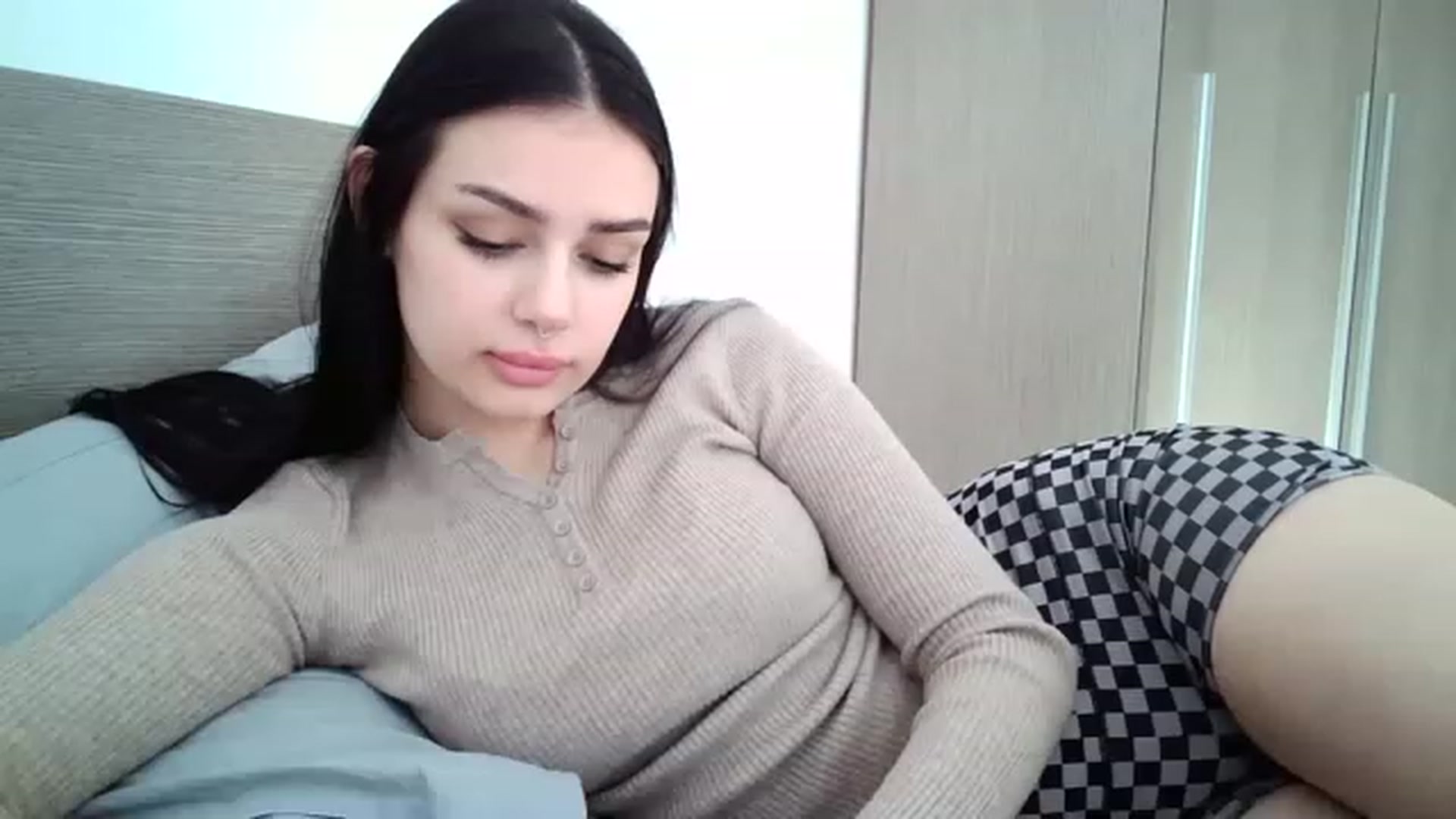 Gallery image thumbnail from ChocoPiiie_'s myfreecams stream on, 02/06/2023, 08:19 image 10 of 20