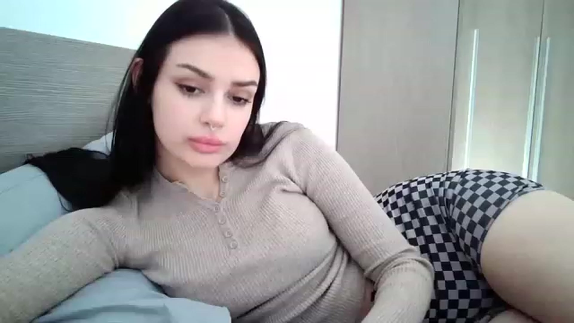Gallery image thumbnail from ChocoPiiie_'s myfreecams stream on, 02/06/2023, 08:19 image 15 of 20