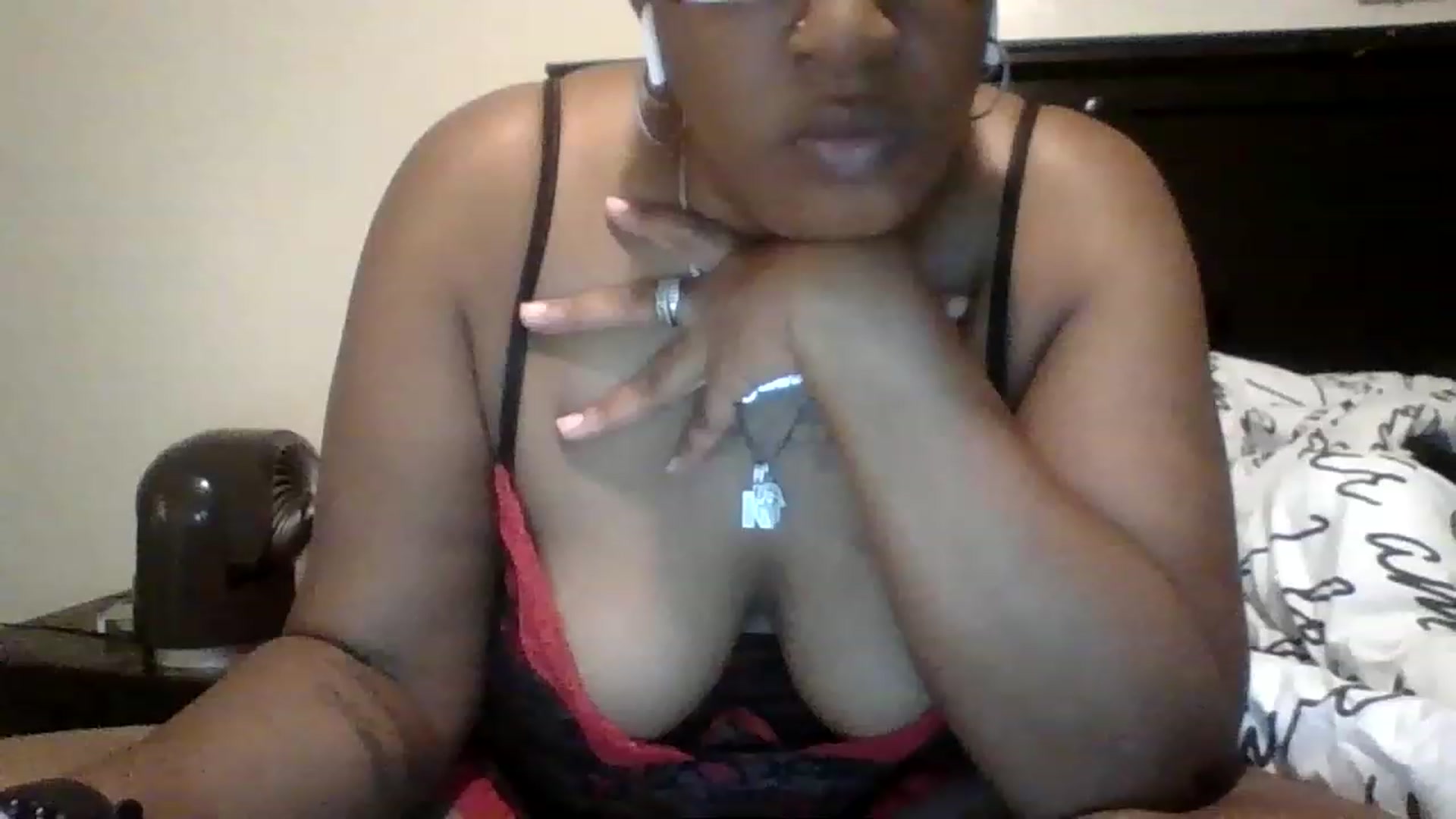 Gallery image thumbnail from Chocolatek79's myfreecams stream on, 11/23/2022, 03:58 image 8 of 20