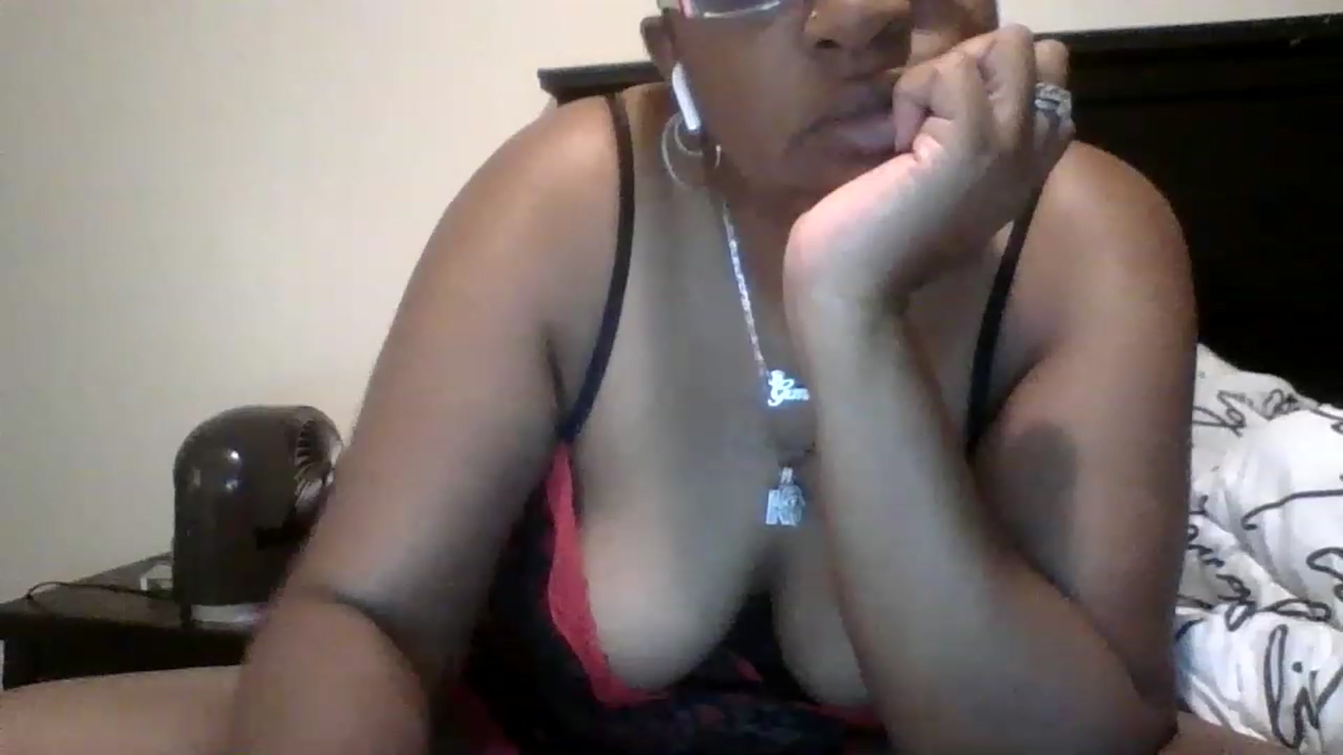 Gallery image thumbnail from Chocolatek79's myfreecams stream on, 11/23/2022, 03:58 image 17 of 20