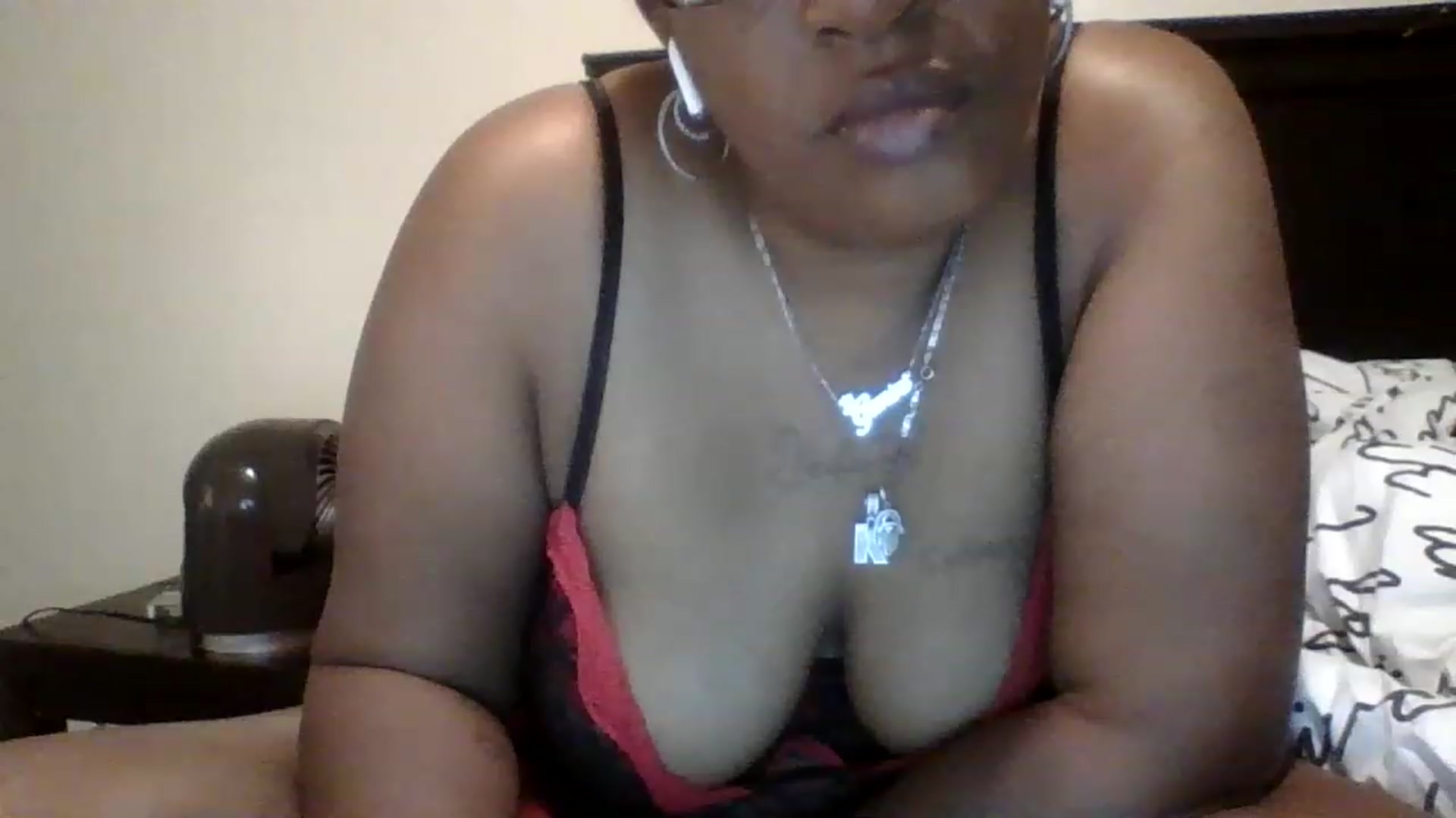 Gallery image thumbnail from Chocolatek79's myfreecams stream on, 11/23/2022, 03:58 image 10 of 20