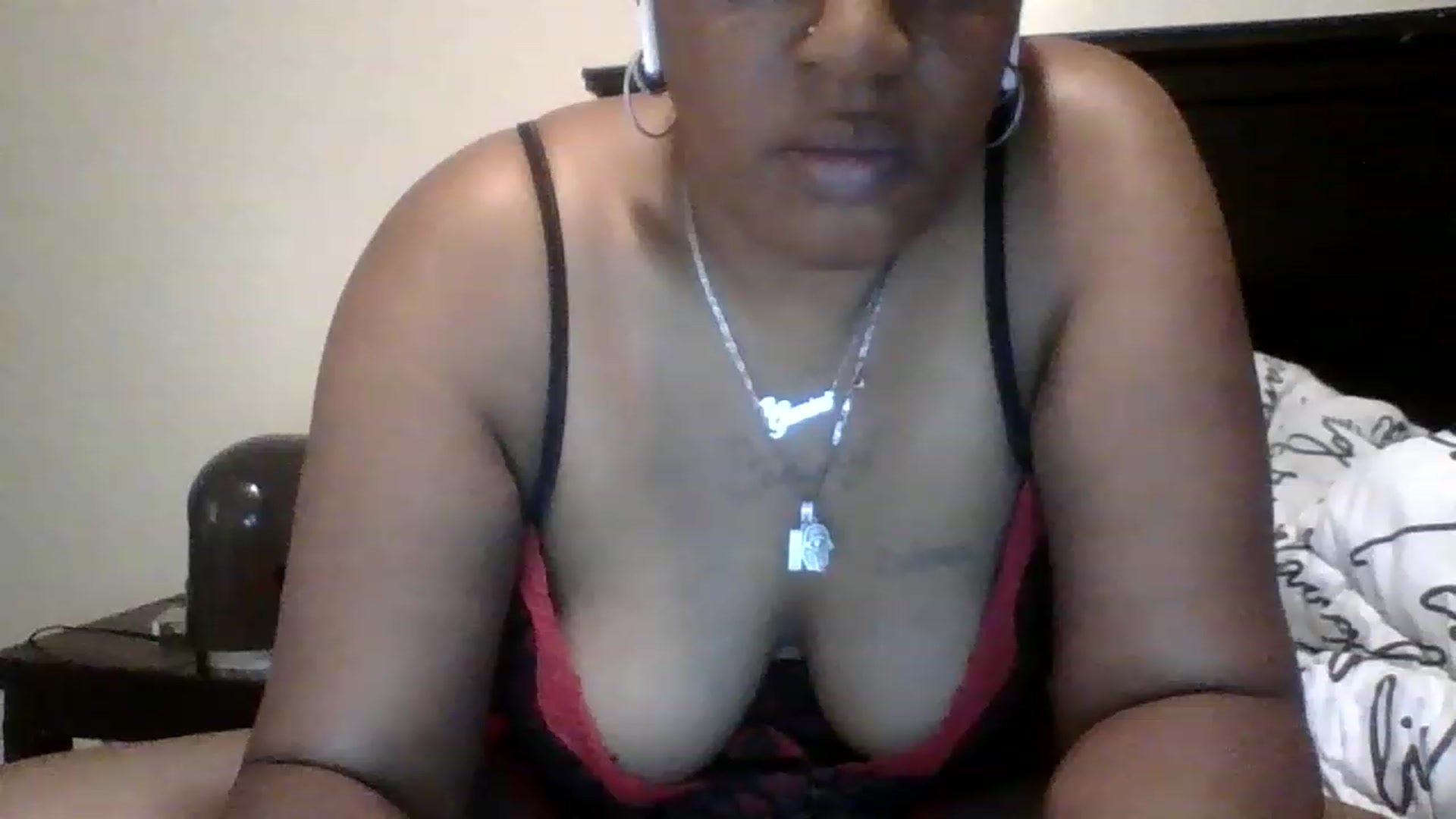 Gallery image thumbnail from Chocolatek79's myfreecams stream on, 11/23/2022, 03:58 image 19 of 20