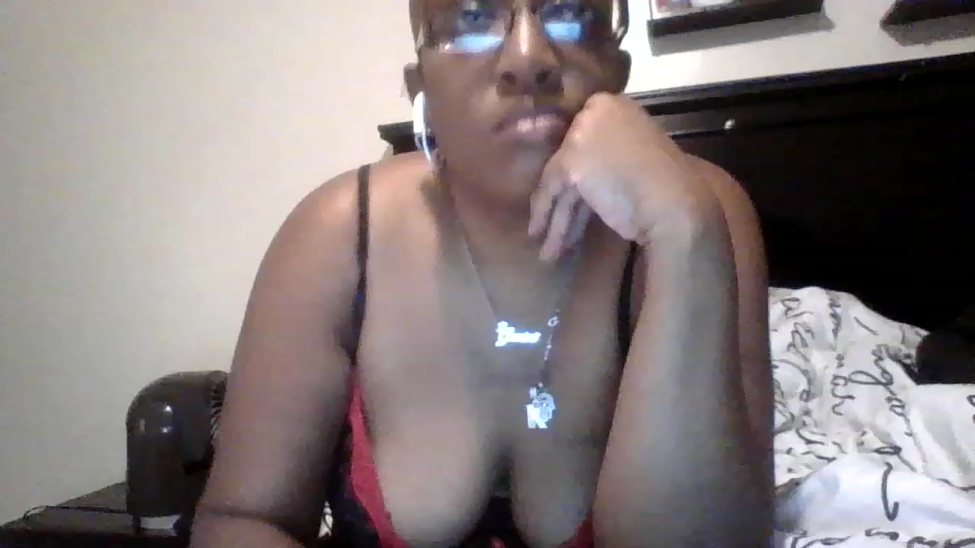 Gallery image thumbnail from Chocolatek79's myfreecams stream on, 11/23/2022, 04:40 image 3 of 20