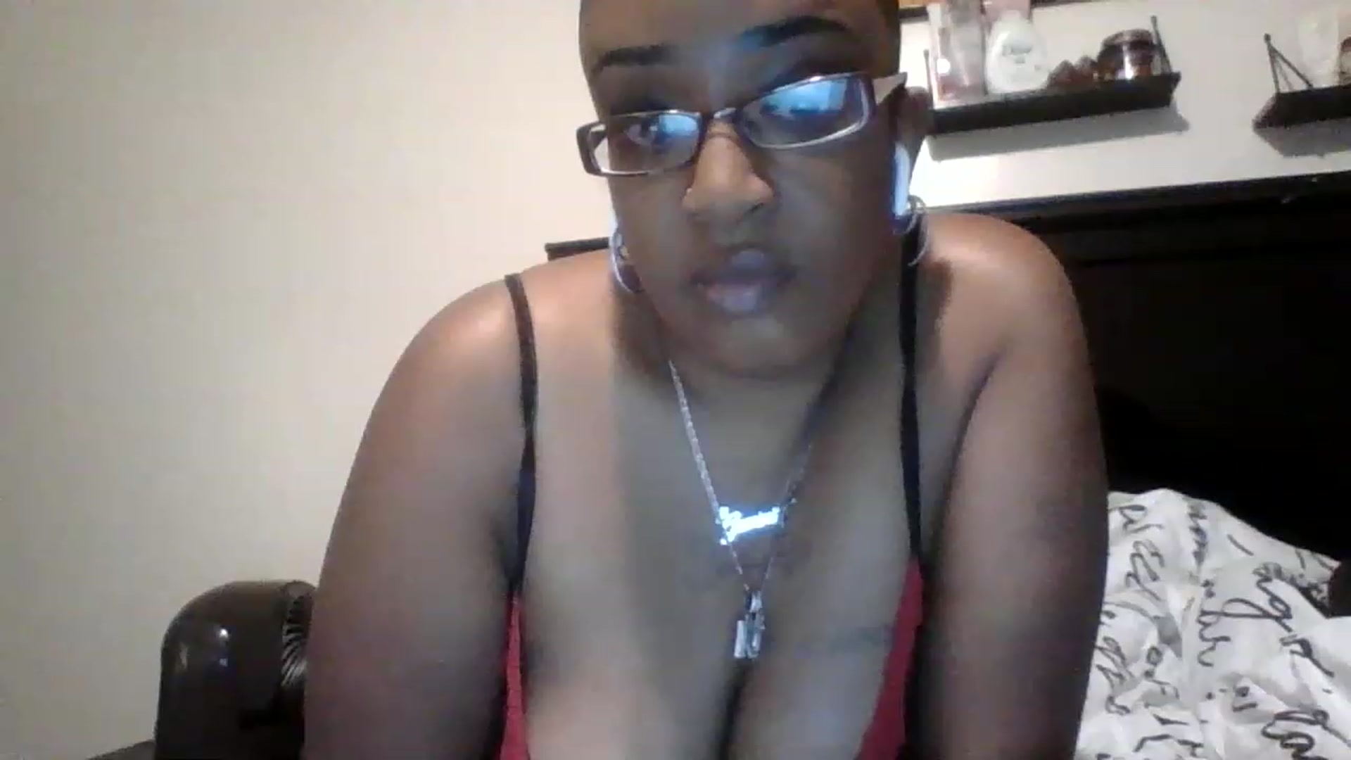 Gallery image thumbnail from Chocolatek79's myfreecams stream on, 11/23/2022, 04:40 image 19 of 20