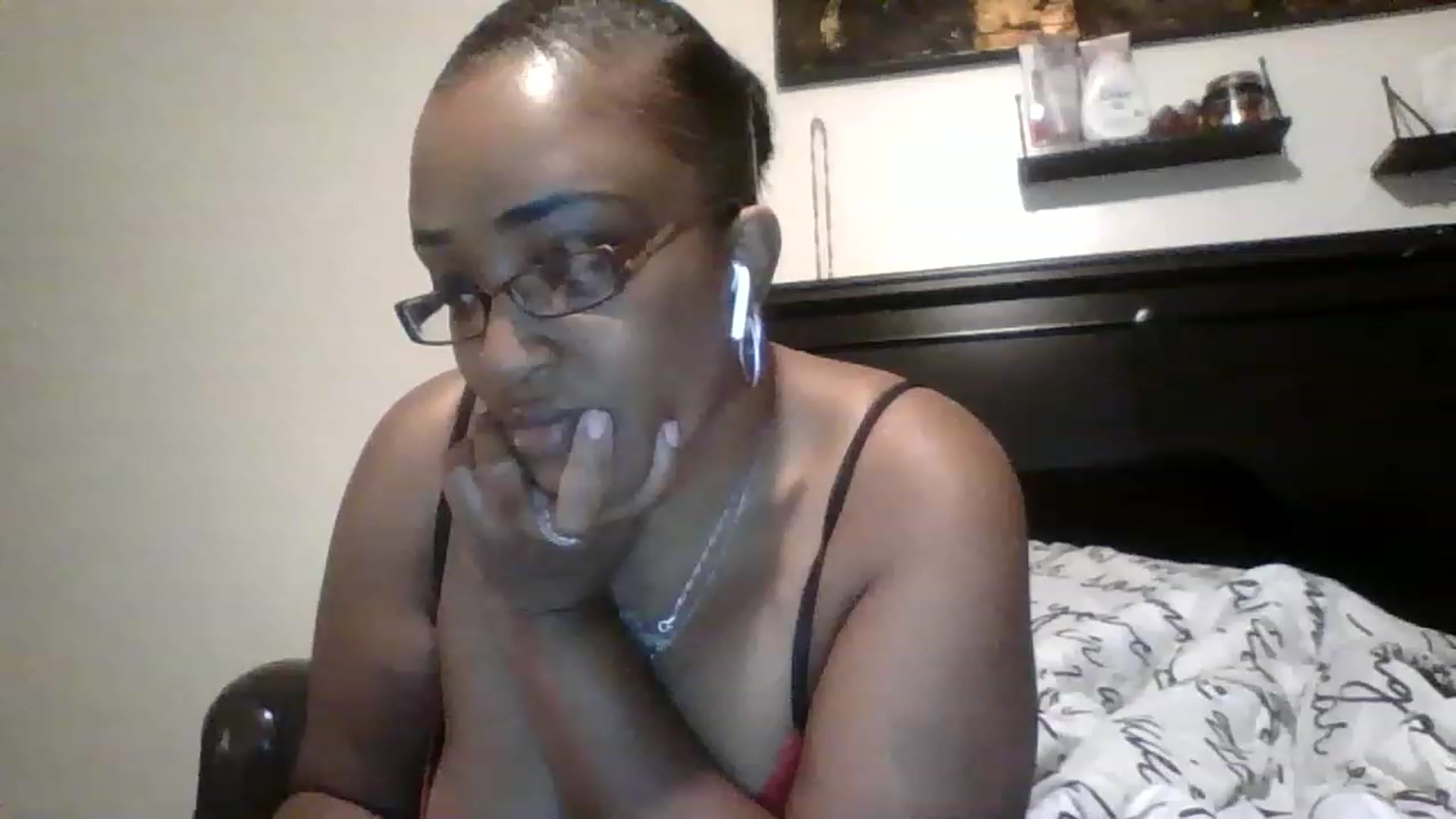 Gallery image thumbnail from Chocolatek79's myfreecams stream on, 11/23/2022, 04:40 image 18 of 20