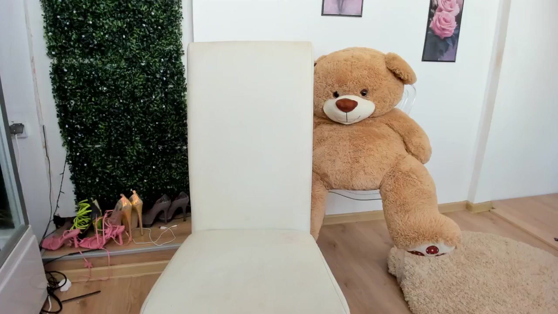 Gallery image thumbnail from ChokoMilf's myfreecams stream on, 09/30/2024, 09:44 image 12 of 20
