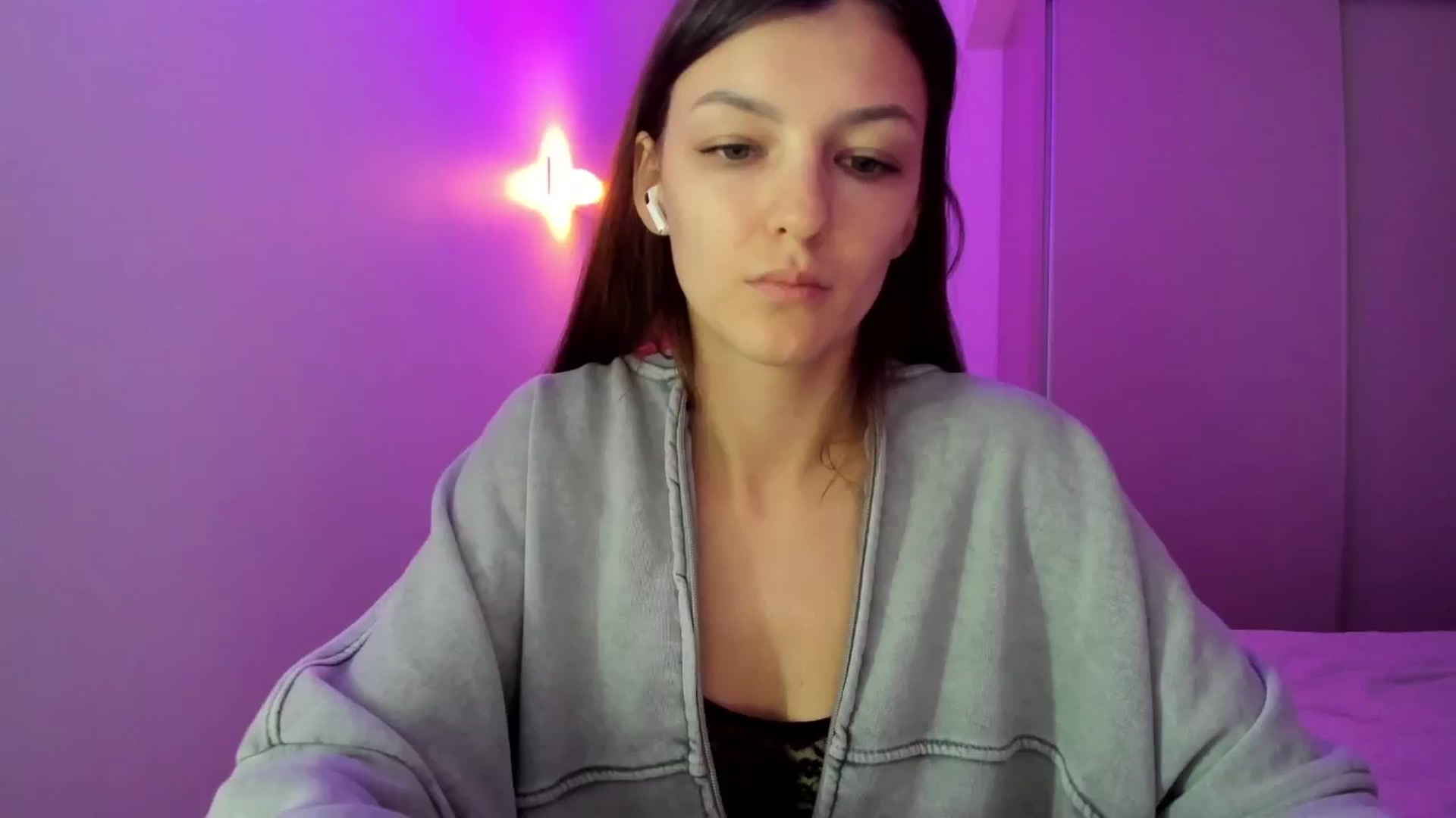 Gallery image thumbnail from Chris_girl's myfreecams stream on, 12/15/2024, 23:43 image 1 of 20