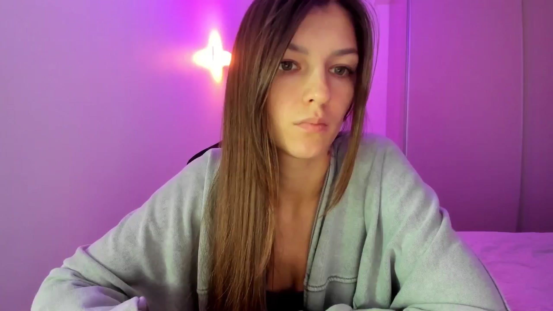 Gallery image thumbnail from Chris_girl's myfreecams stream on, 12/15/2024, 23:43 image 13 of 20