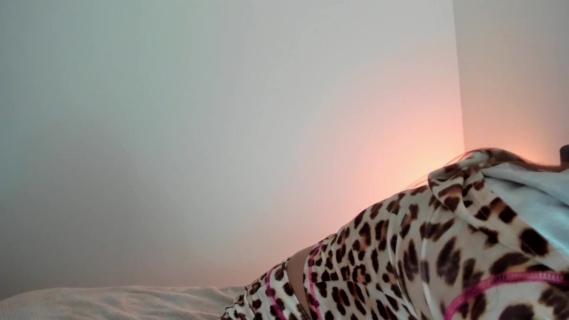 Gallery image thumbnail from Chris_girl's myfreecams stream on, 12/21/2024, 17:31 image 6 of 20