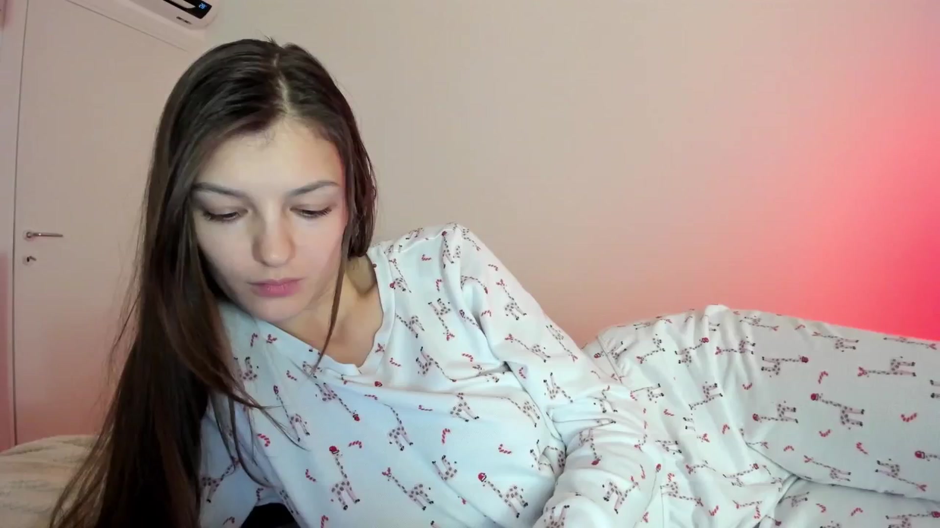 Gallery image thumbnail from Chris_girl's myfreecams stream on, 12/27/2024, 24:55 image 13 of 20