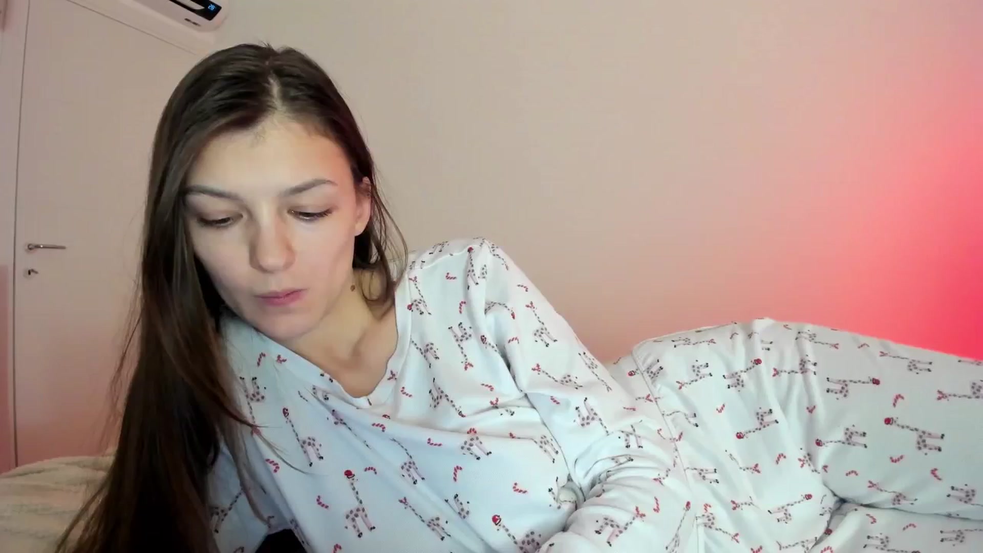 Gallery image thumbnail from Chris_girl's myfreecams stream on, 12/27/2024, 24:55 image 16 of 20