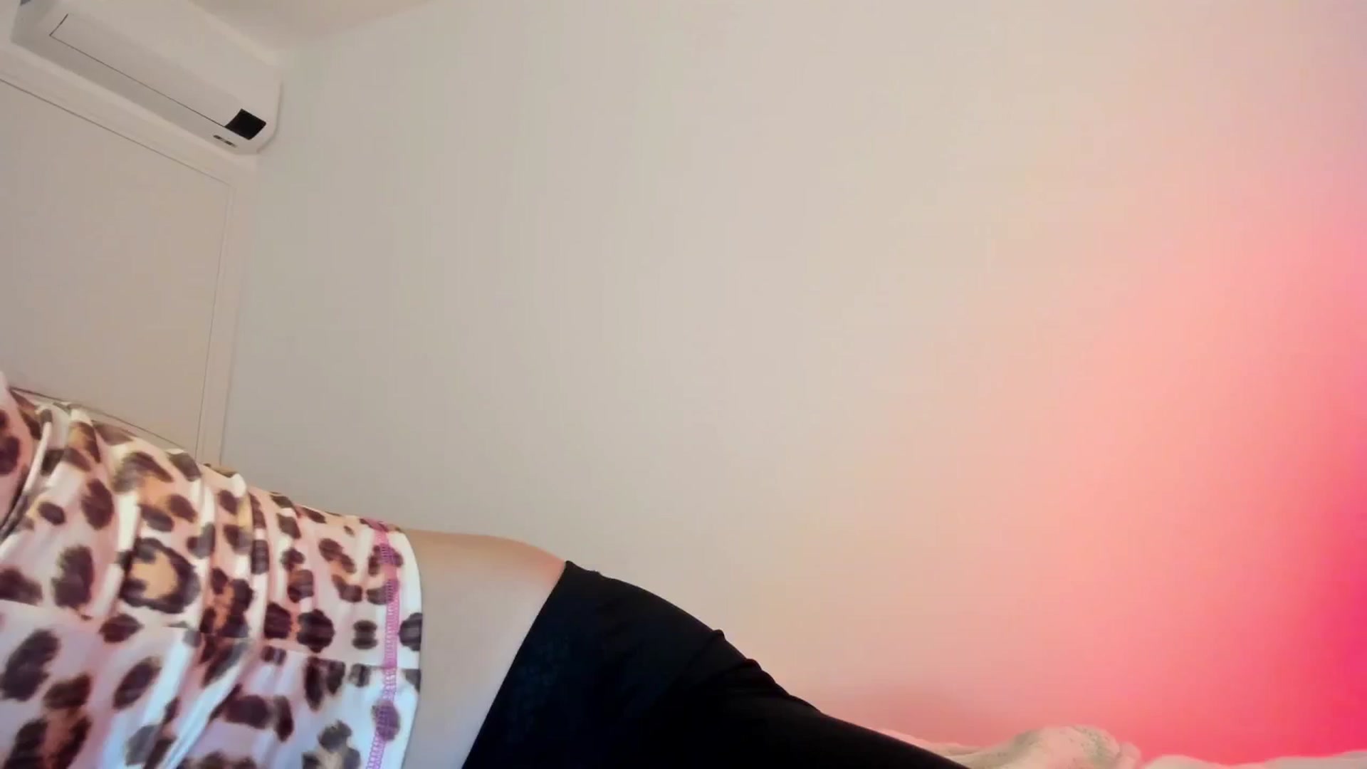 Gallery image thumbnail from Chris_girl's myfreecams stream on, 12/27/2024, 19:55 image 13 of 20
