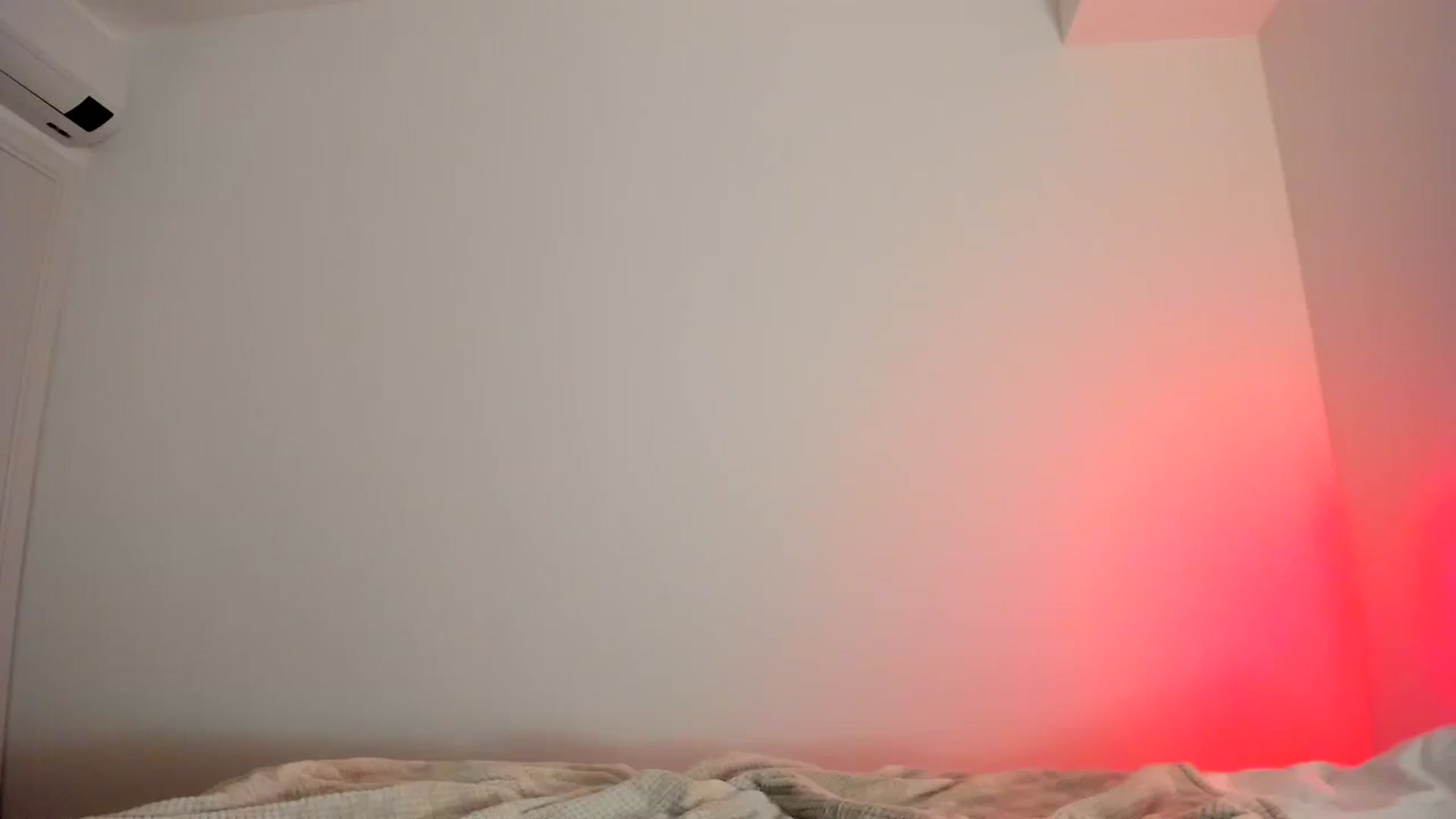 Gallery image thumbnail from Chris_girl's myfreecams stream on, 12/30/2024, 19:20 image 5 of 20
