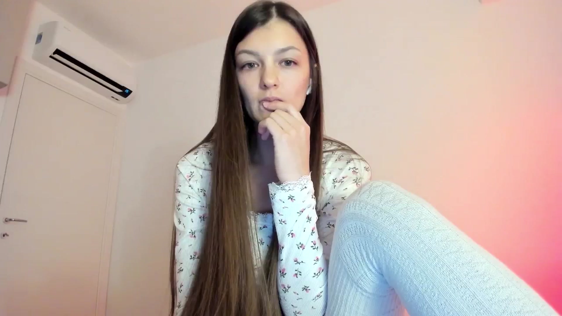 Gallery image thumbnail from Chris_girl's myfreecams stream on, 12/31/2024, 20:16 image 17 of 20