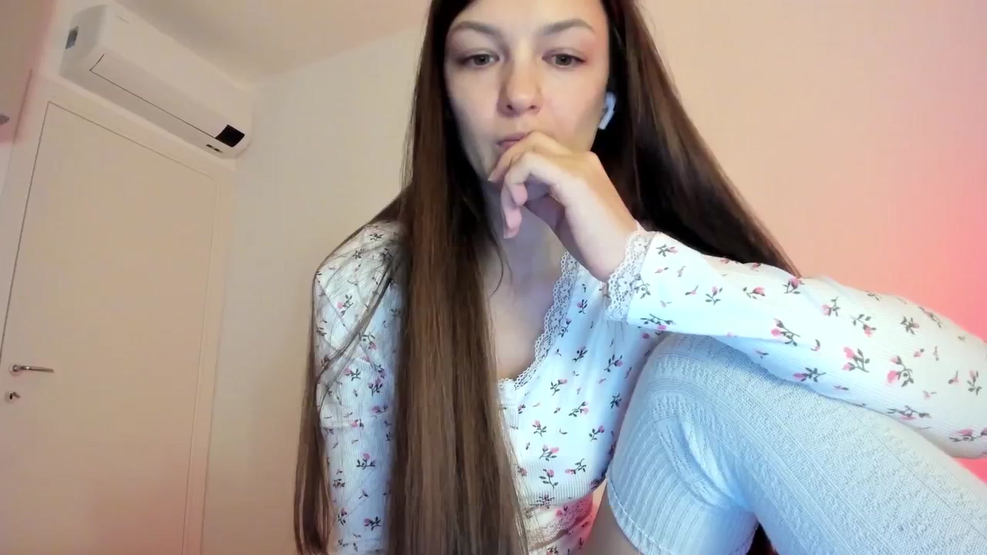 Gallery image thumbnail from Chris_girl's myfreecams stream on, 12/31/2024, 20:16 image 2 of 20