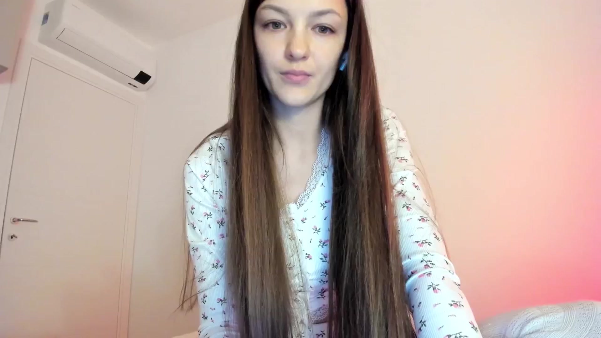 Gallery image thumbnail from Chris_girl's myfreecams stream on, 12/31/2024, 20:16 image 3 of 20