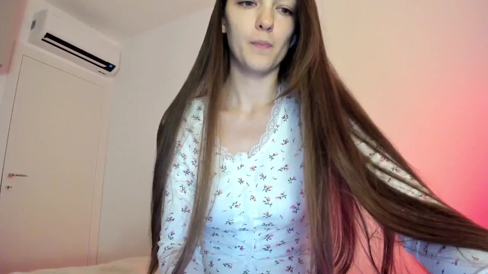 Gallery image thumbnail from Chris_girl's myfreecams stream on, 01/01/2025, 19:23 image 17 of 20