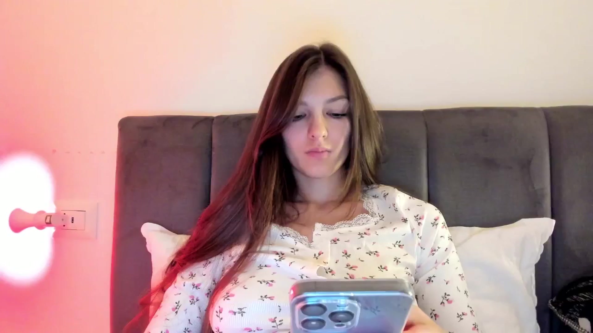 Gallery image thumbnail from Chris_girl's myfreecams stream on, 01/02/2025, 24:10 image 20 of 20