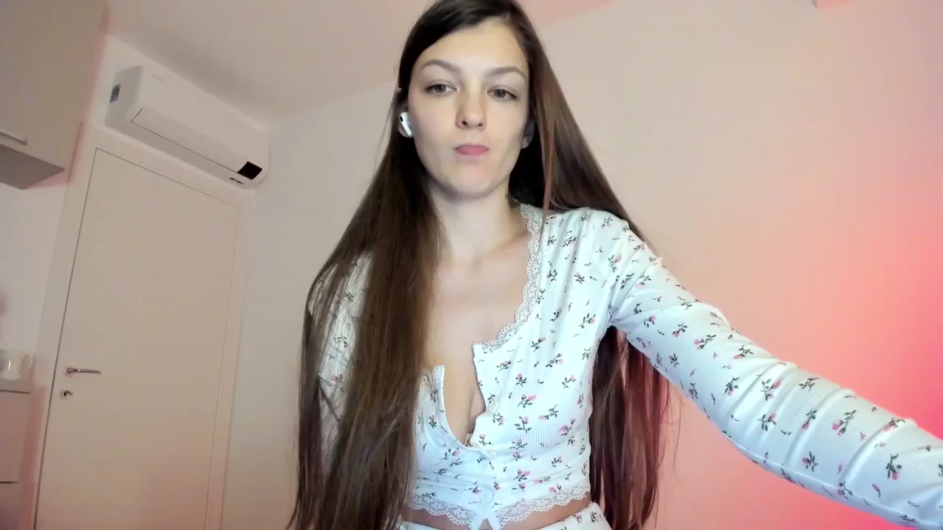 Gallery image thumbnail from Chris_girl's myfreecams stream on, 01/02/2025, 01:06 image 18 of 20
