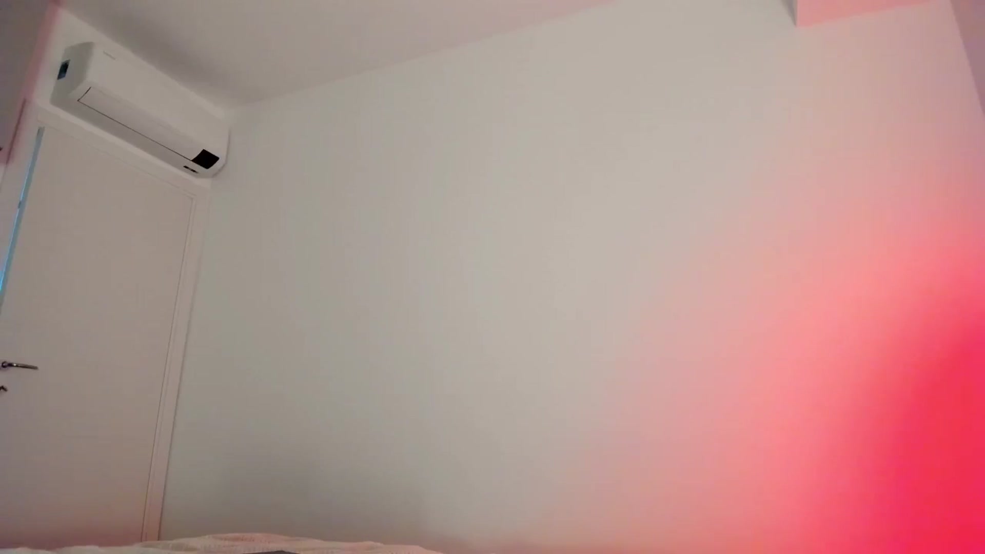 Gallery image thumbnail from Chris_girl's myfreecams stream on, 01/03/2025, 24:09 image 19 of 20