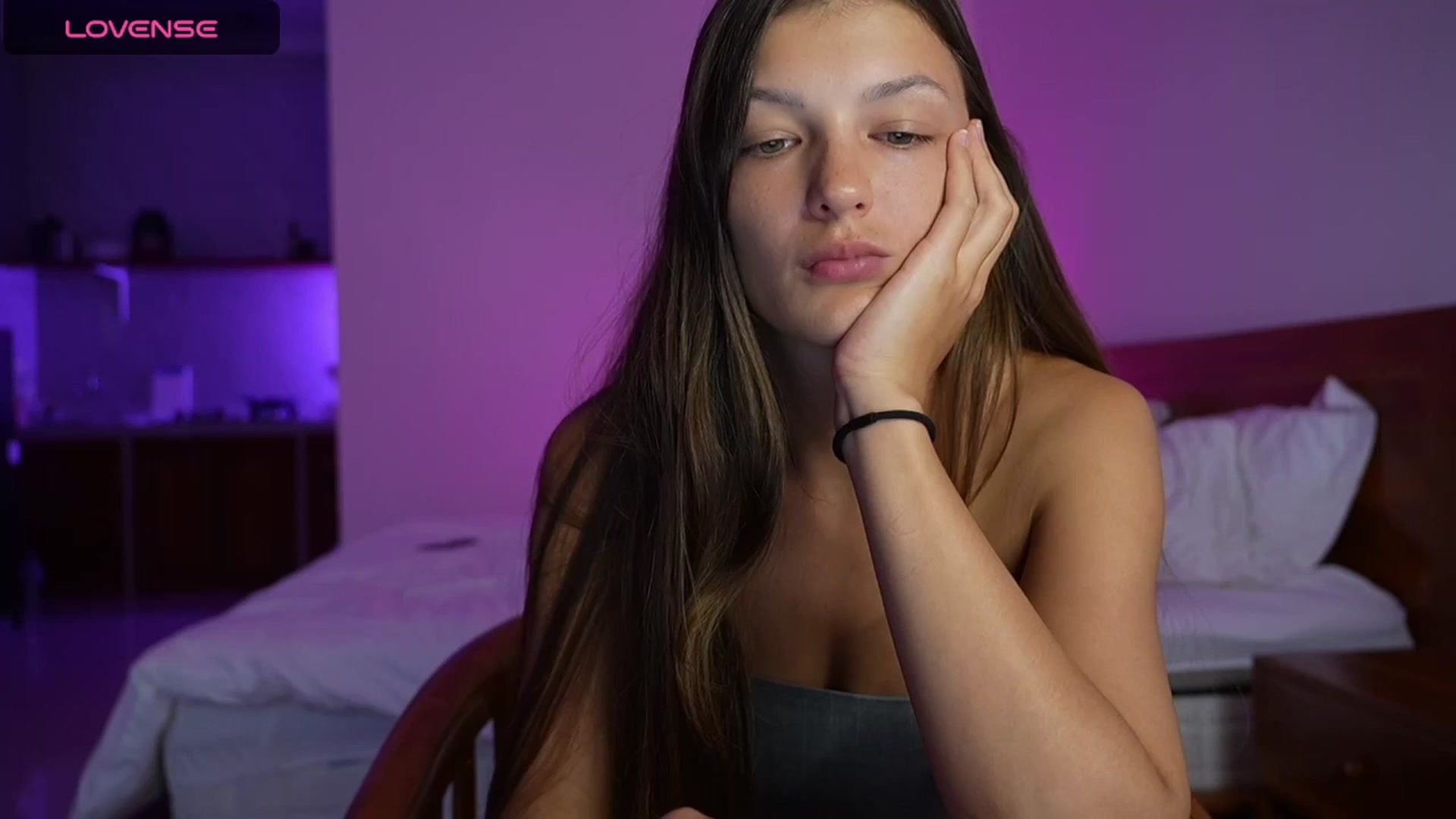 Gallery image thumbnail from Chris_girl's myfreecams stream on, 01/14/2026, 09:04 image 13 of 20