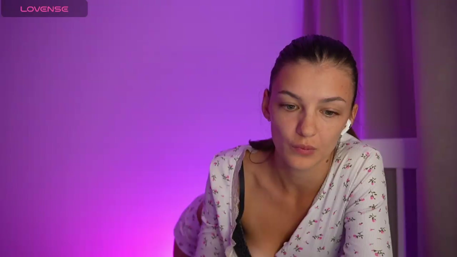 Gallery image thumbnail from Chris_girl's myfreecams stream on, 09/08/2026, 23:38 image 19 of 20