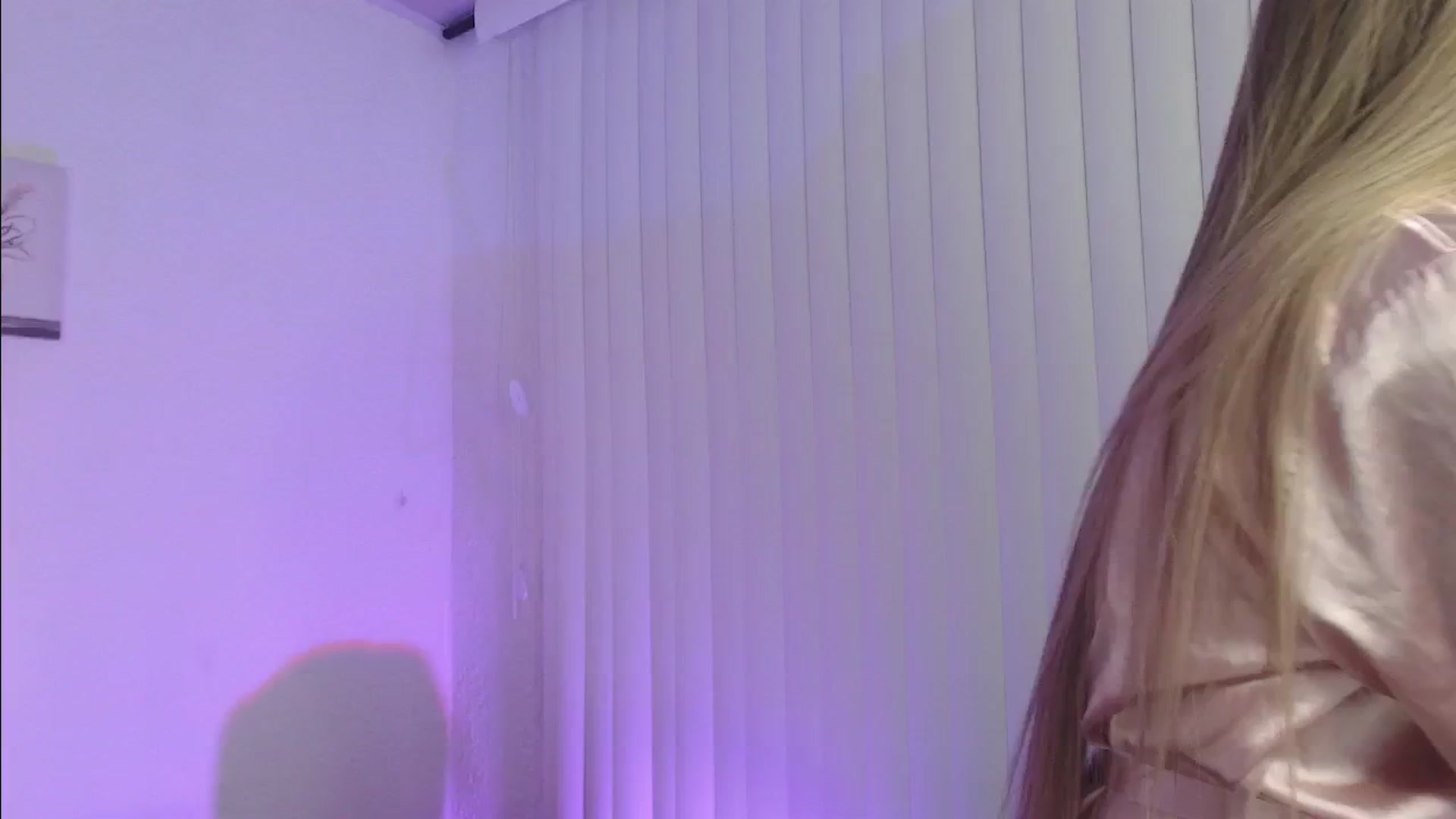 Gallery image thumbnail from Christaly1's myfreecams stream on, 06/11/2024, 09:38 image 17 of 20