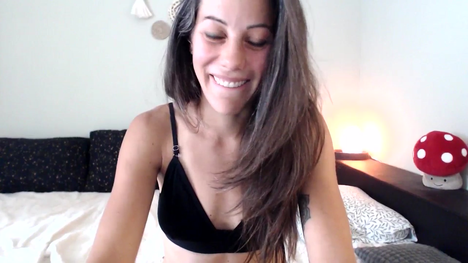 Gallery image thumbnail from ChristinaKey's myfreecams stream on, 08/27/2025, 14:59 image 18 of 20