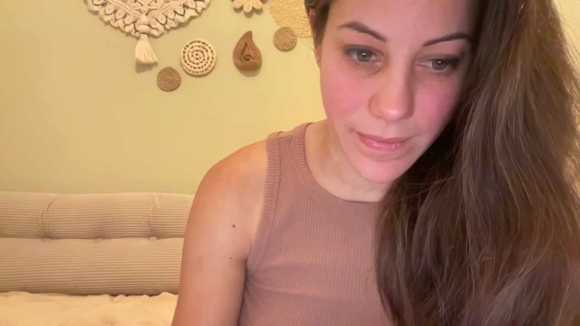 Gallery image thumbnail from ChristinaKey's myfreecams stream on, 12/20/2025, 13:21 image 10 of 20