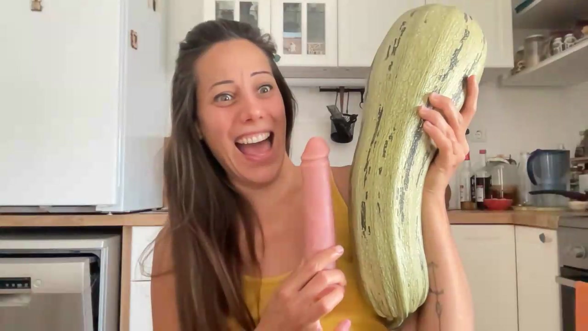 Gallery image thumbnail from ChristinaKey's myfreecams stream on, 08/14/2026, 14:34 image 12 of 20
