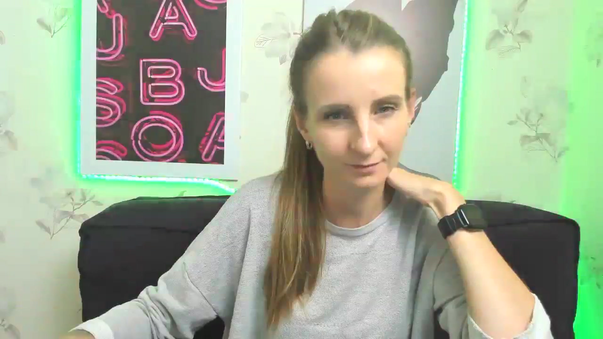 Gallery image thumbnail from ChristinaVi's myfreecams stream on, 10/22/2023, 12:38 image 6 of 20
