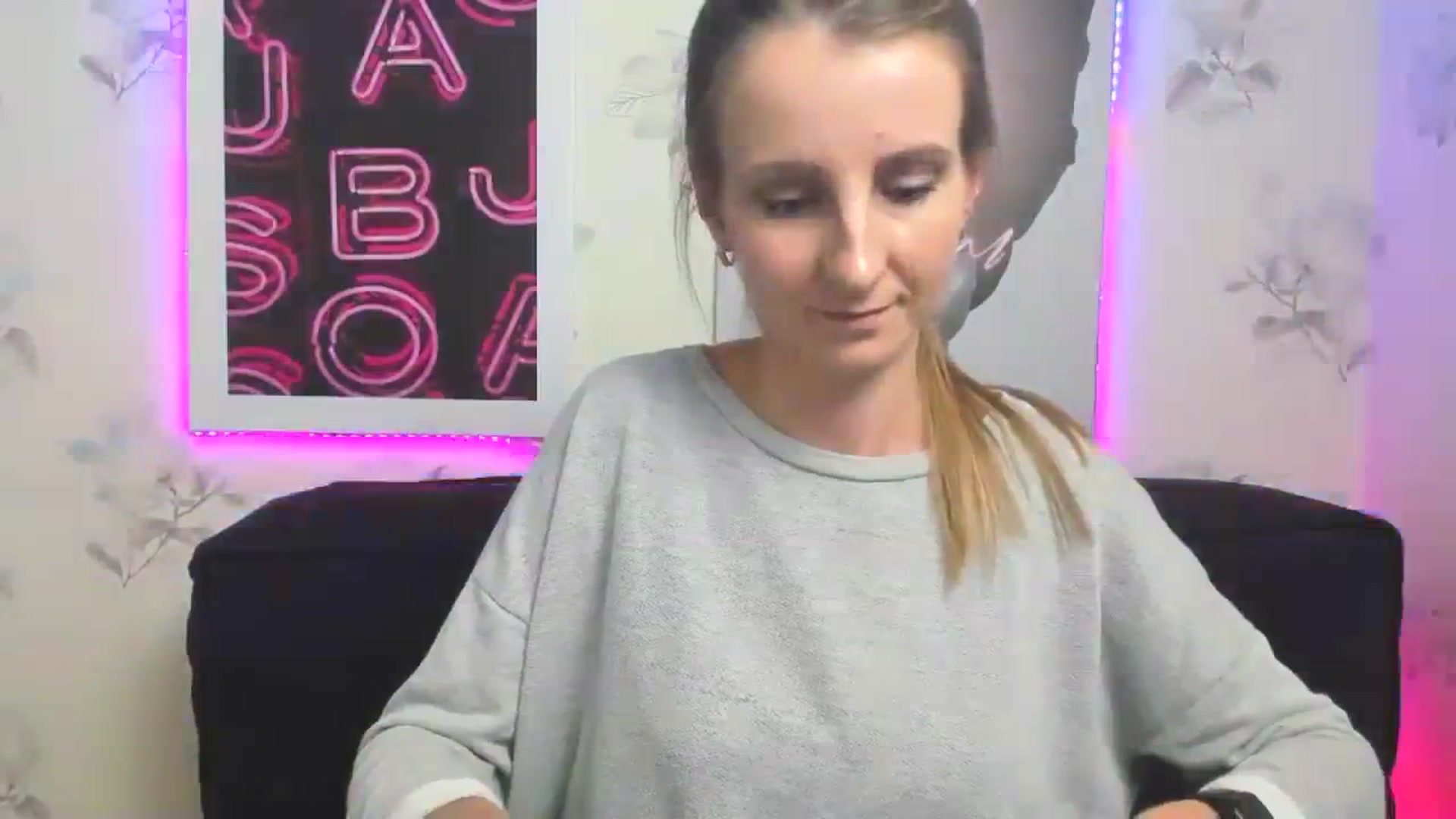 Gallery image thumbnail from ChristinaVi's myfreecams stream on, 10/22/2023, 14:56 image 5 of 20