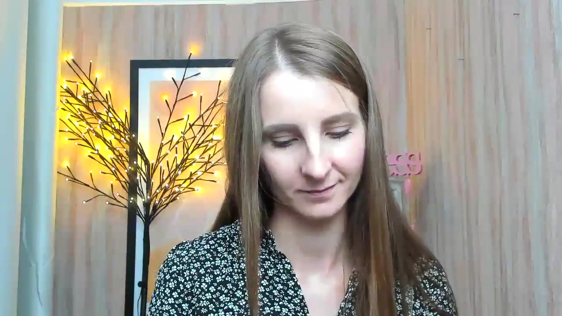 Gallery image thumbnail from ChristinaVi's myfreecams stream on, 10/23/2023, 08:29 image 8 of 20